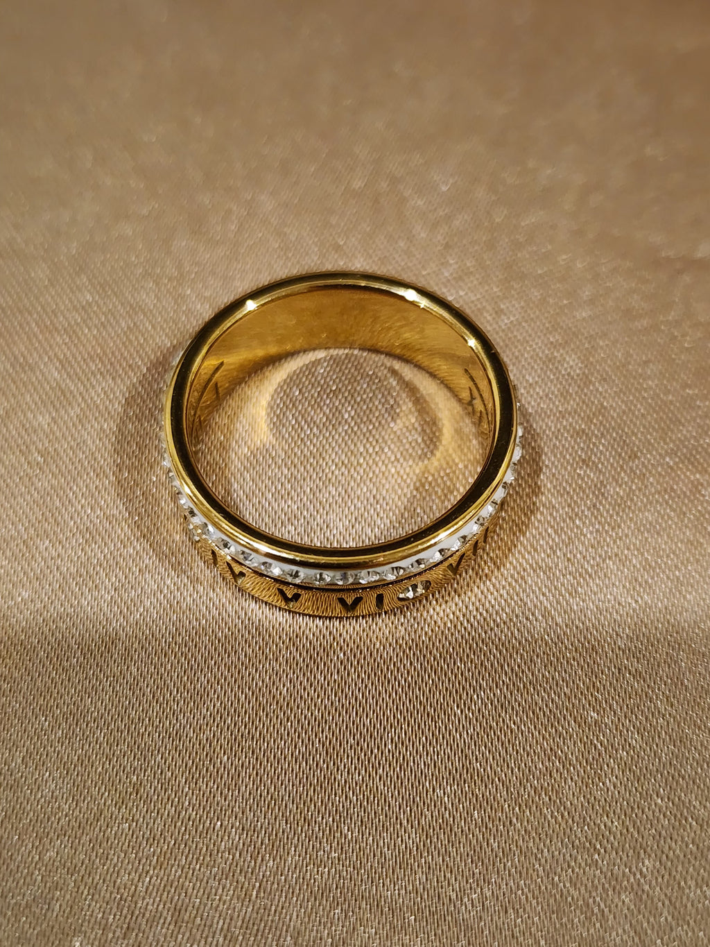 ✨ Roman Numeral Engraved Premium Crystal Band Ring – Aura de Luxe