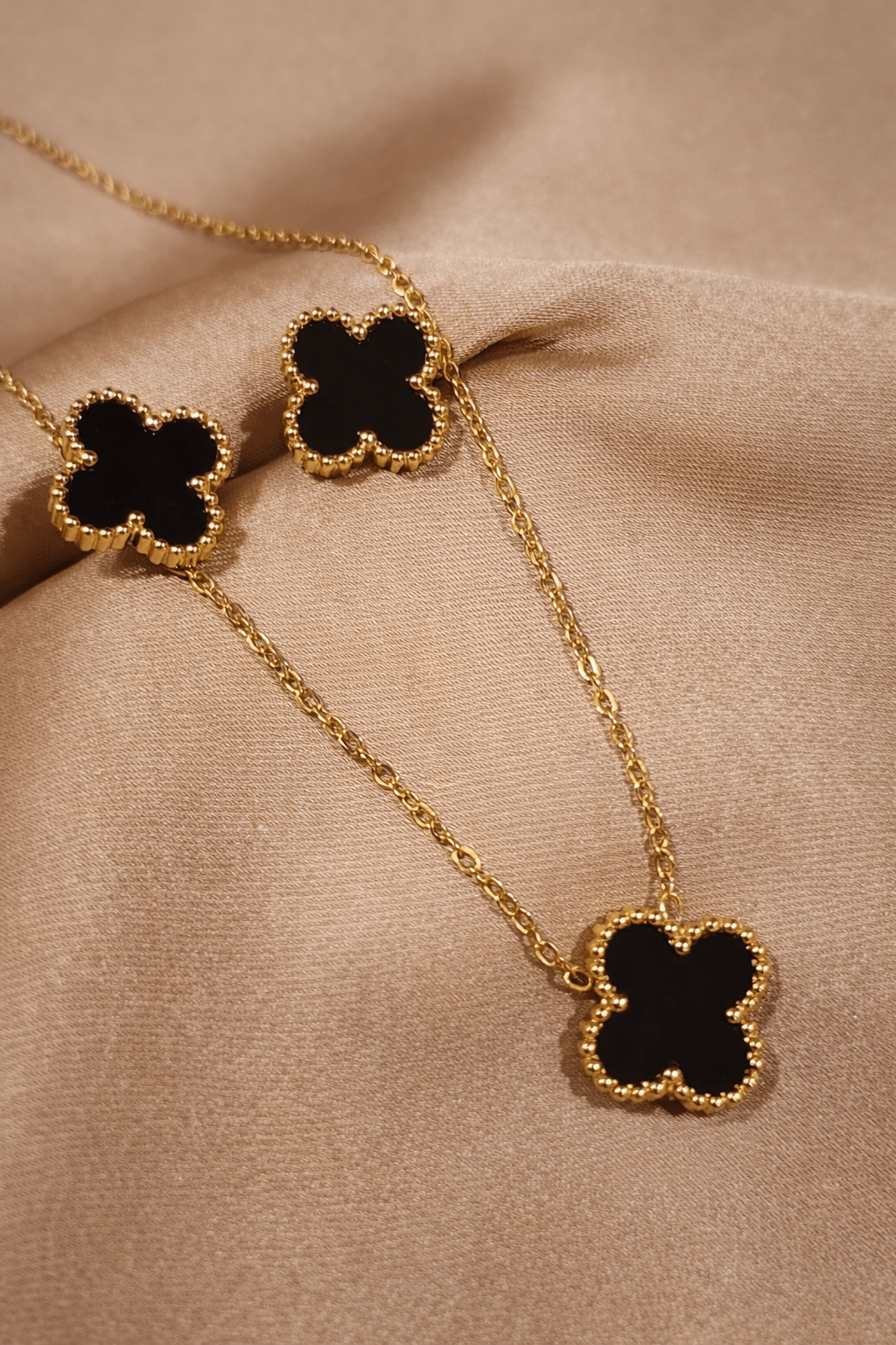 ✨ Black Clover Gold - Tone Locket Set – Aurã de Luxé - Aurã de Luxê