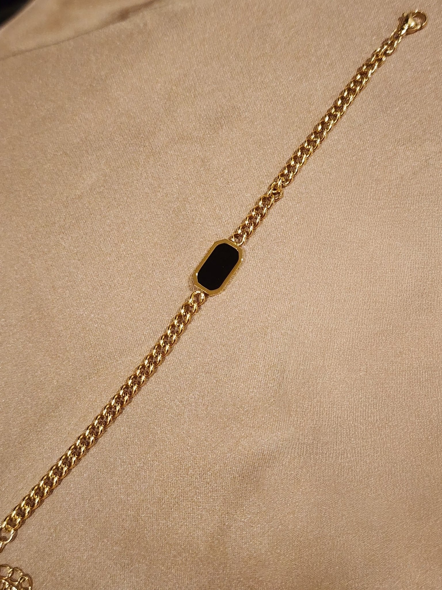 ✨ Black Onyx Link Chain Bracelet – Aurã de Luxé - Aurã de Luxê