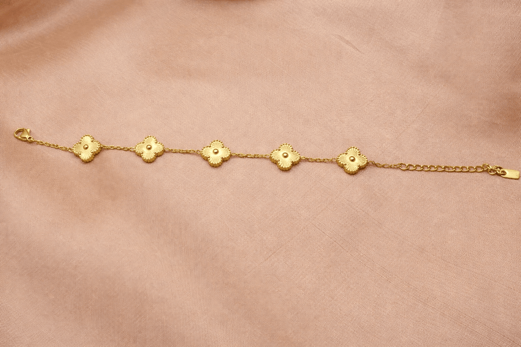 ✨ Gold Clover Élan Bracelet — Aurã de Luxé - Aurã de Luxê