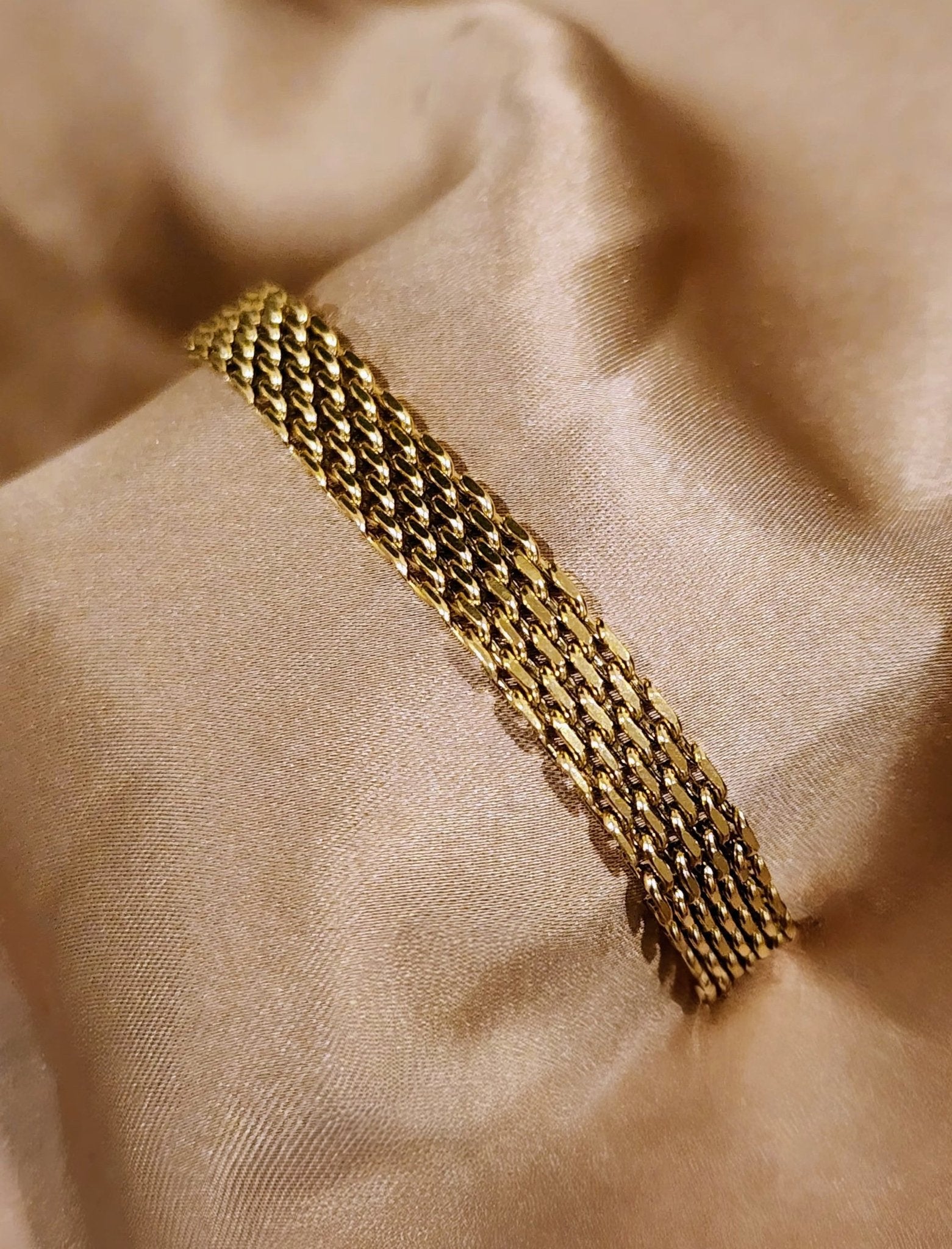✨ Multi - Strand Gold Mesh Bracelet – Aura de Luxé - Aurã de Luxê