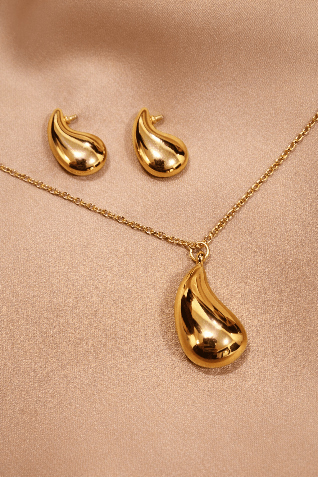 ✨ Teardrop Gold - Tone Locket Set – Aura de Luxe - Aurã de Luxê