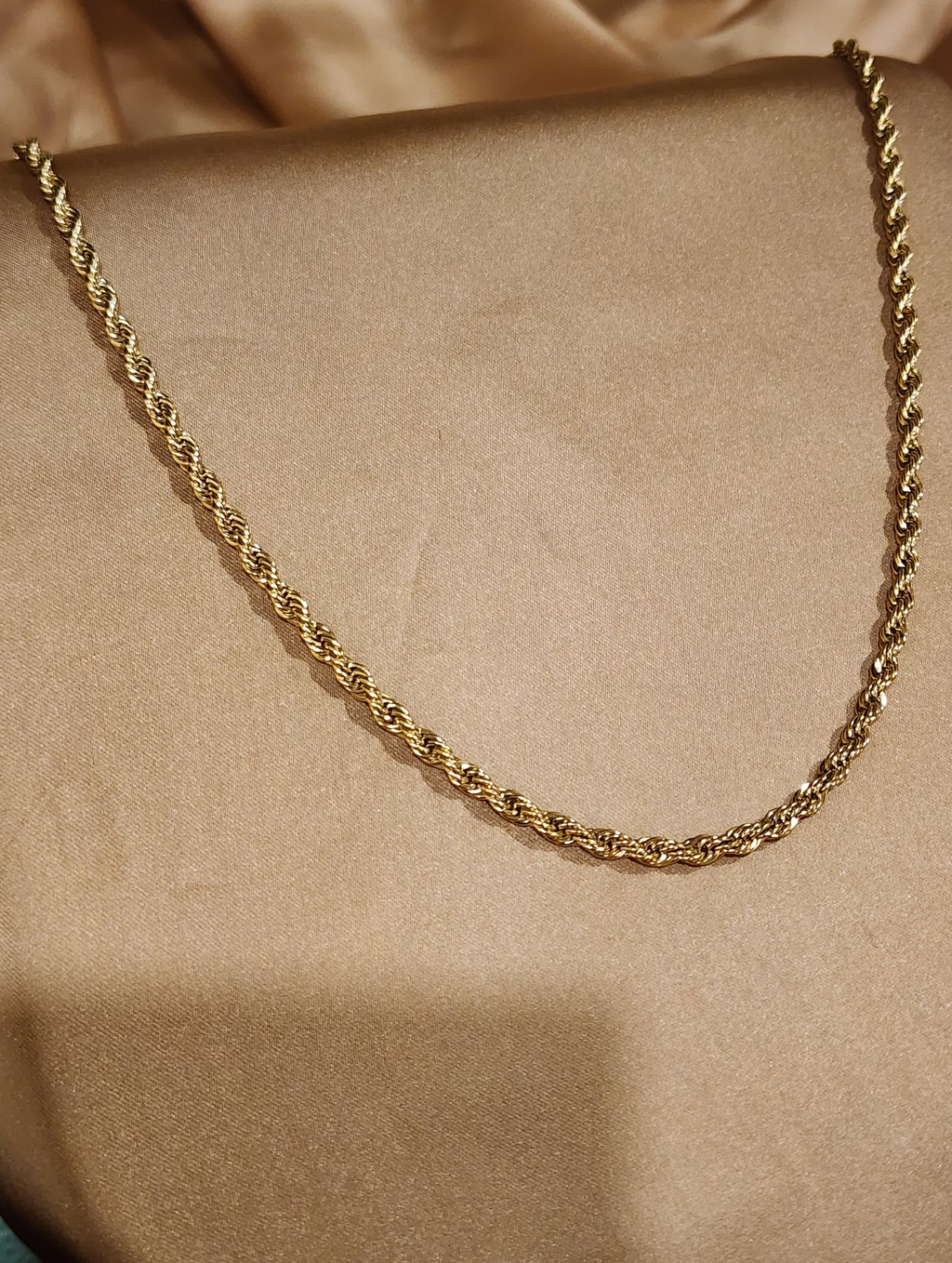 ✨ Gold Rope Chain Necklace – Aura de Luxe