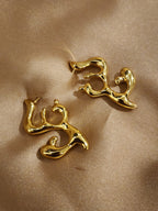 ✨ Sculpted Flame Abstract Stud Earrings – Aurã de Luxé