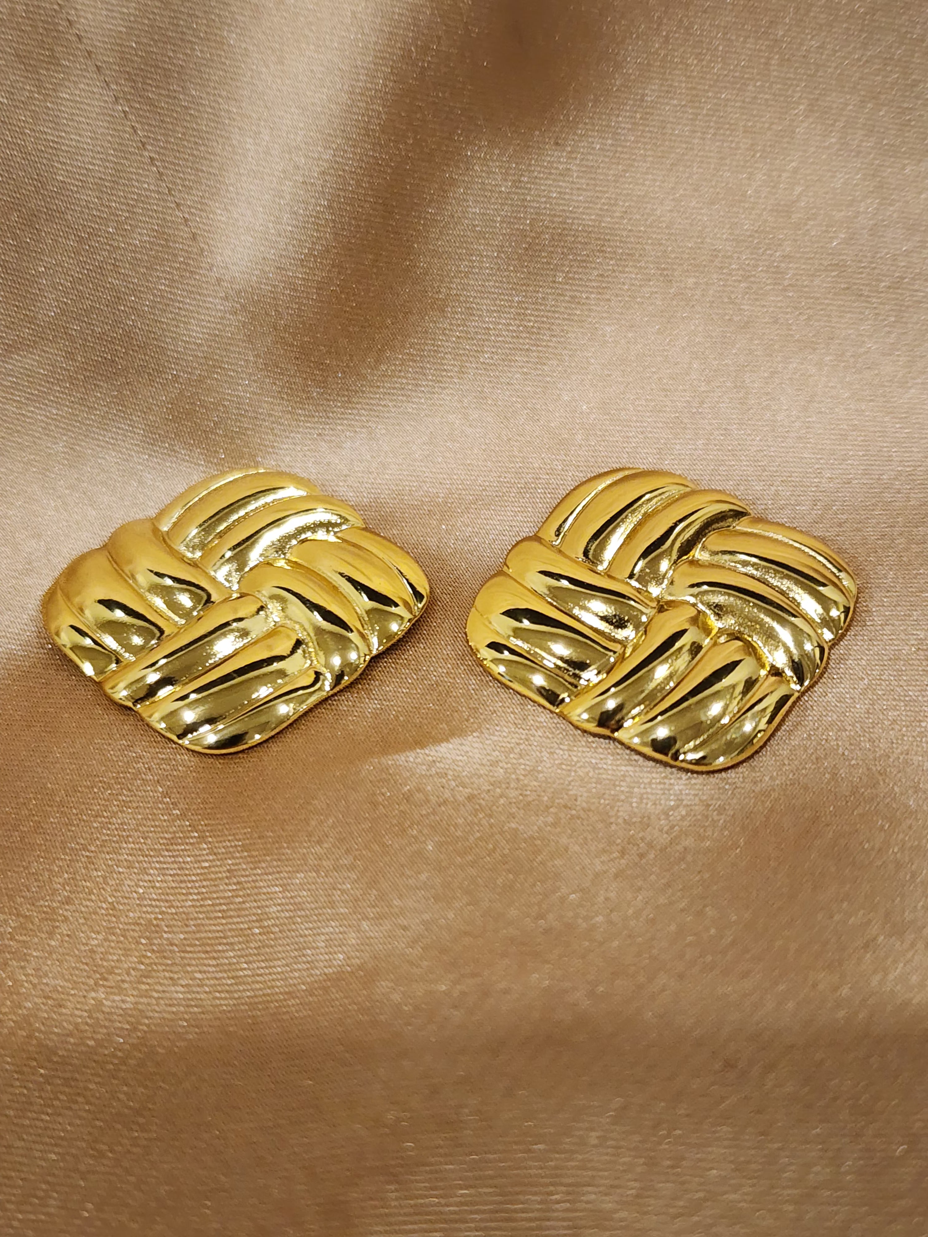 ✨ Celestia Weave Studs Earrings – Aurã de Luxé