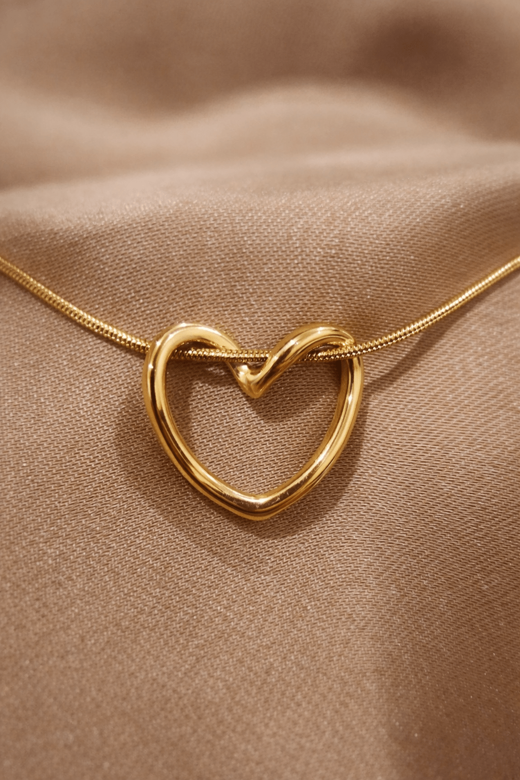 ✨ Interlinked Open Heart Gold - Tone Bracelet – Aurã de Luxé - Aurã de Luxê