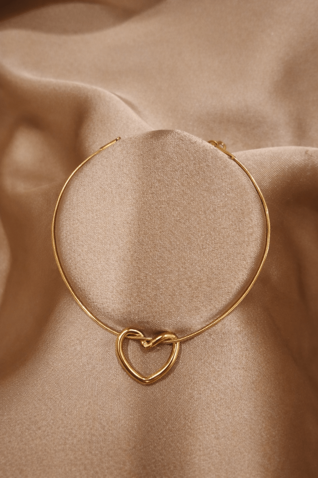 ✨ Interlinked Open Heart Gold - Tone Bracelet – Aurã de Luxé - Aurã de Luxê