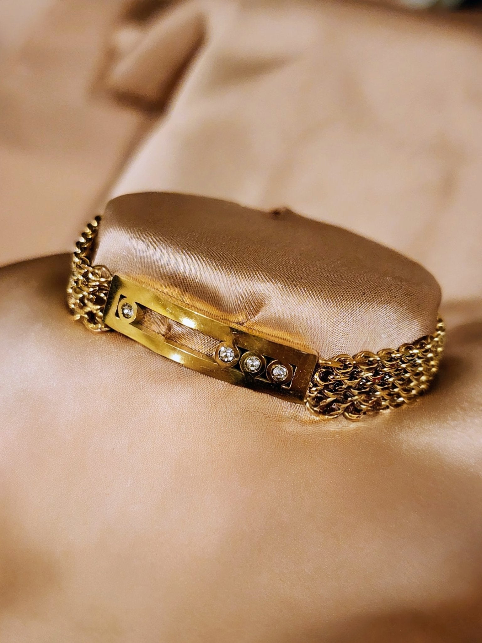 ✨Lumière Crystal Bar Multi - Chain Bracelet – Aurã de Luxé - Aurã de Luxê