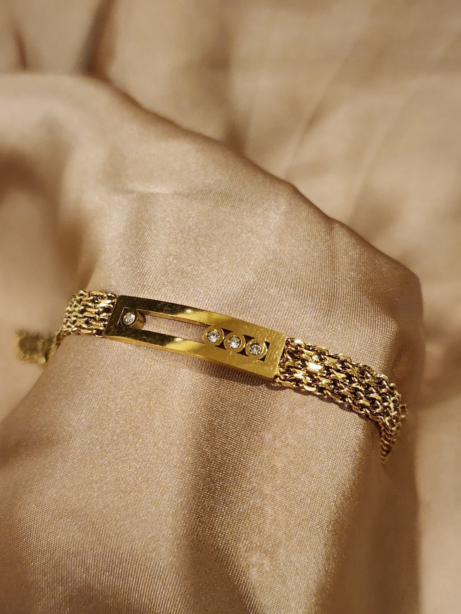 ✨Lumière Crystal Bar Multi - Chain Bracelet – Aurã de Luxé - Aurã de Luxê