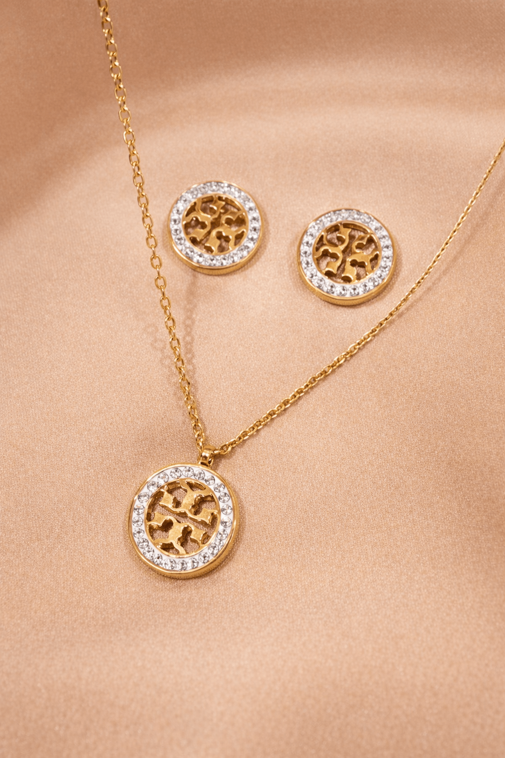 ✨ Signature Emblem Necklace & Stud Set – Aurã de Luxé - Aurã de Luxê