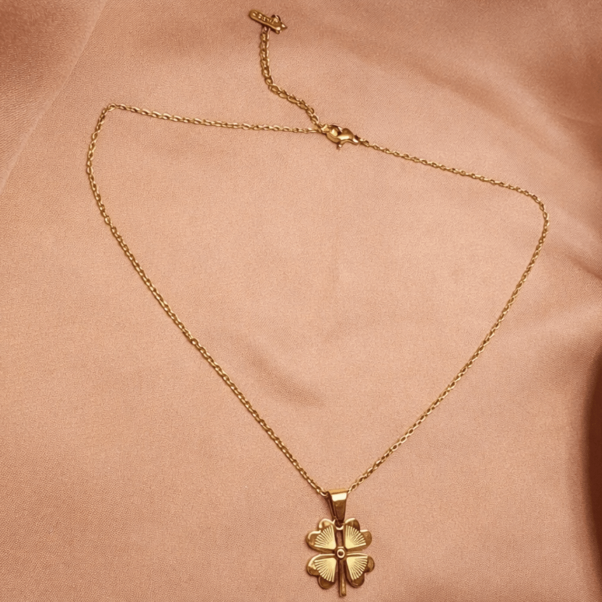 ✨Gold Clover Charm Necklace — Aurã de Luxé - Aurã de Luxê
