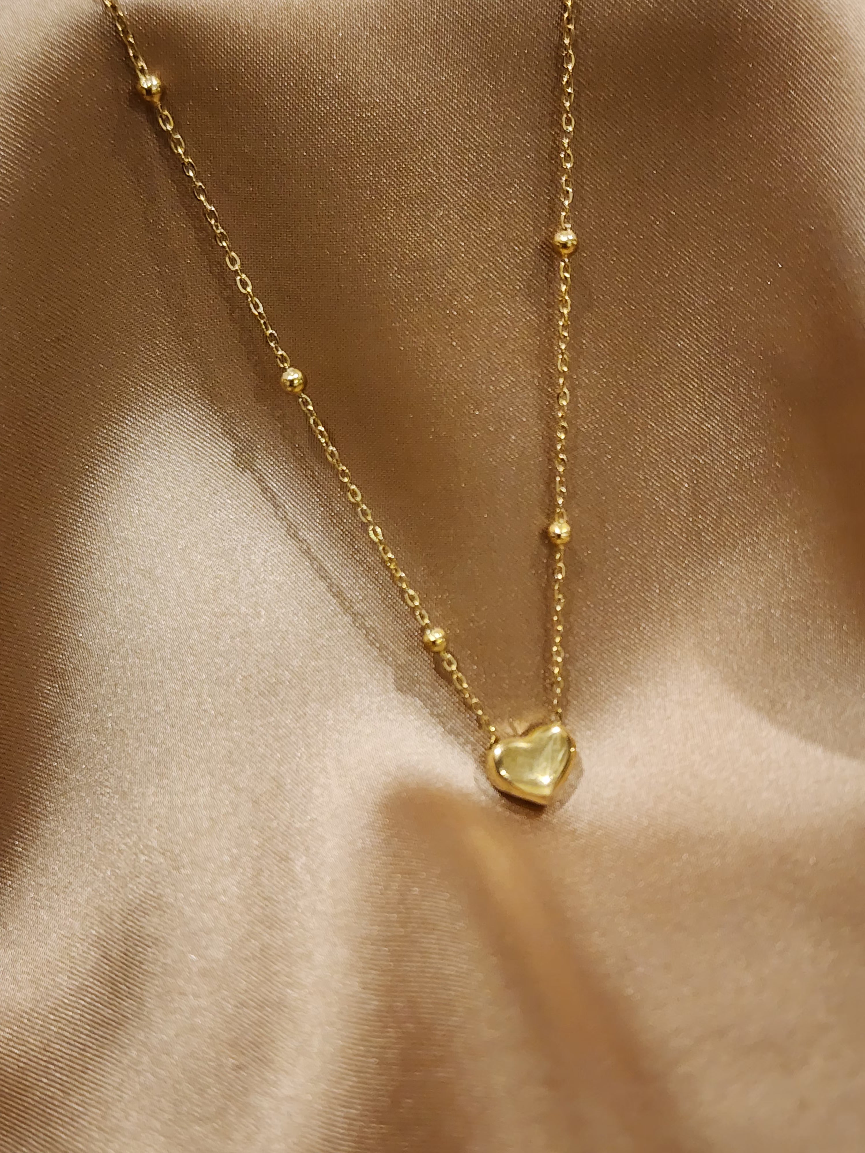 ✨ Signature Beaded Heart Necklace – Aura de Luxe