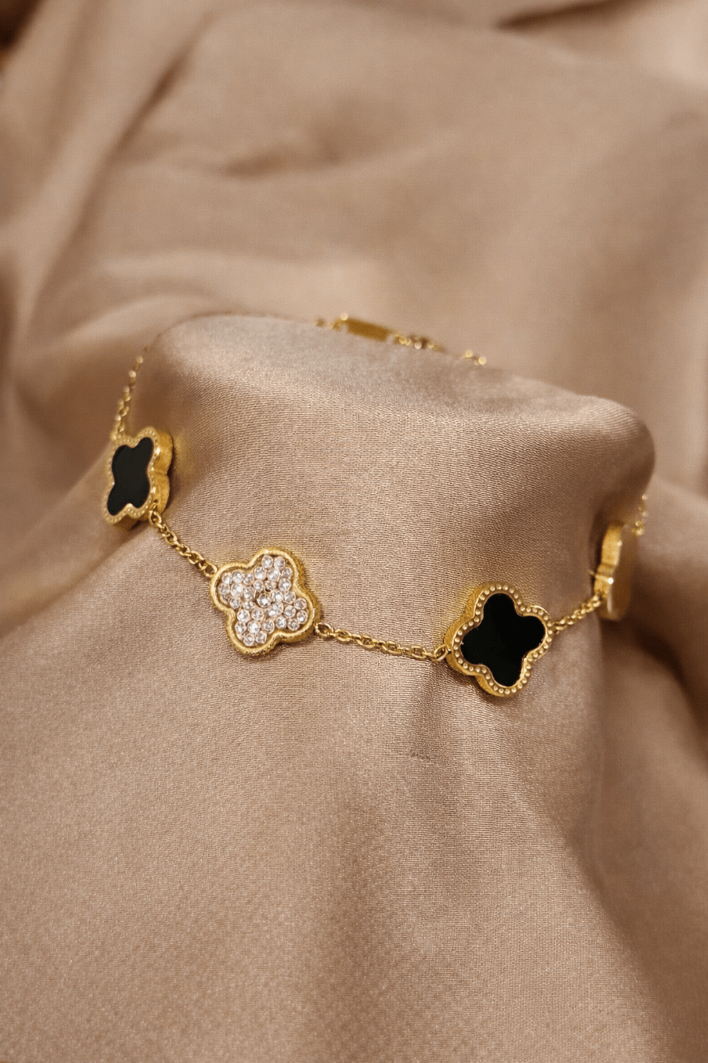 ✨ Black & Crystal Clover Gold - Tone Bracelet – Aurã de Luxé - Aurã de Luxê