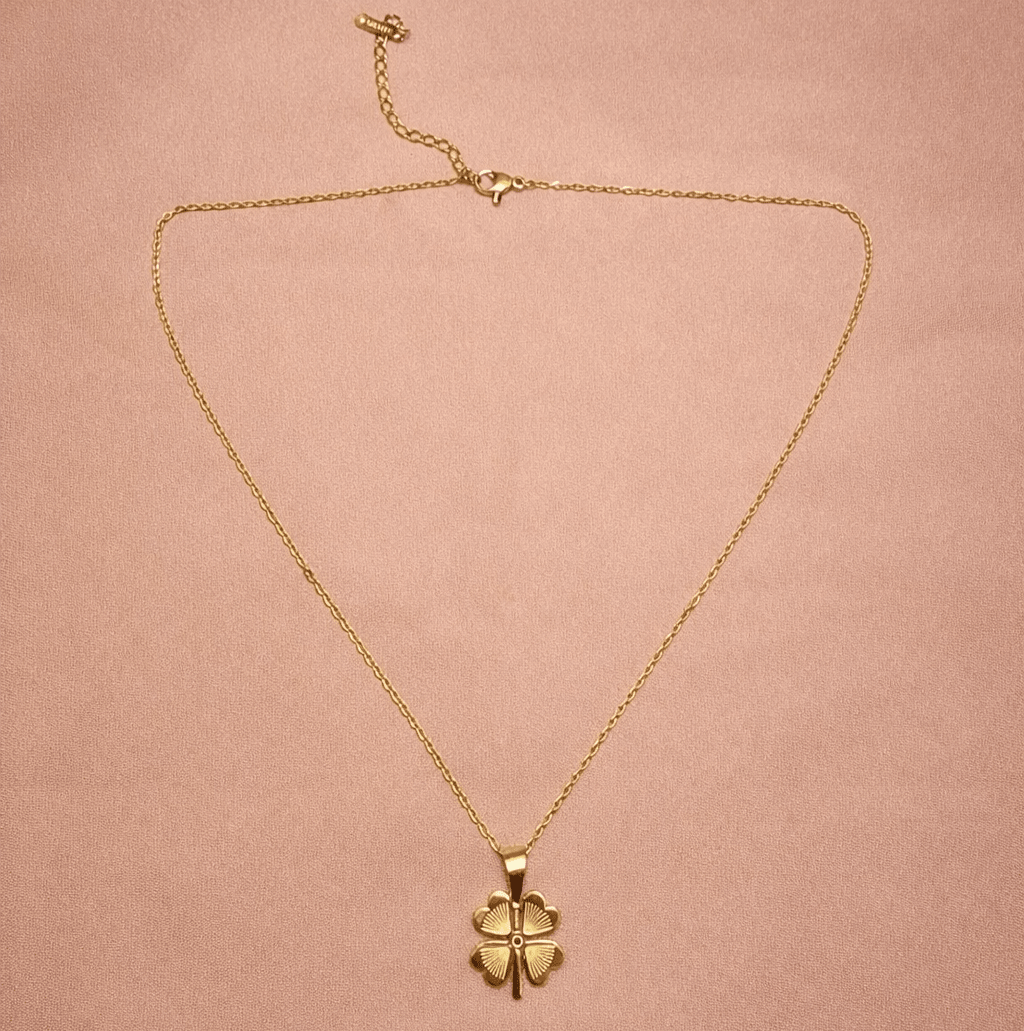 ✨Gold Clover Charm Necklace — Aurã de Luxé - Aurã de Luxê