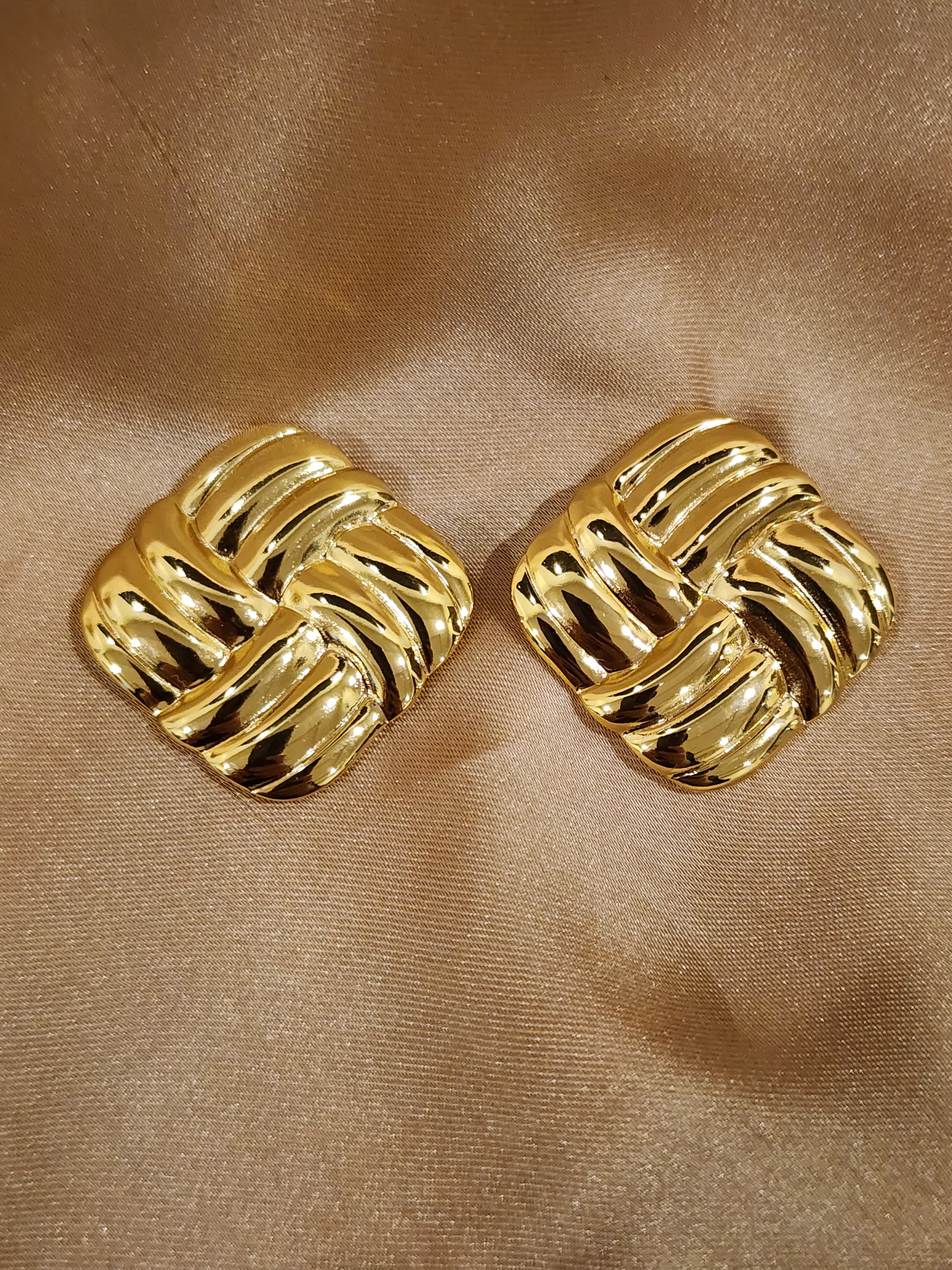 ✨ Celestia Weave Studs Earrings – Aurã de Luxé