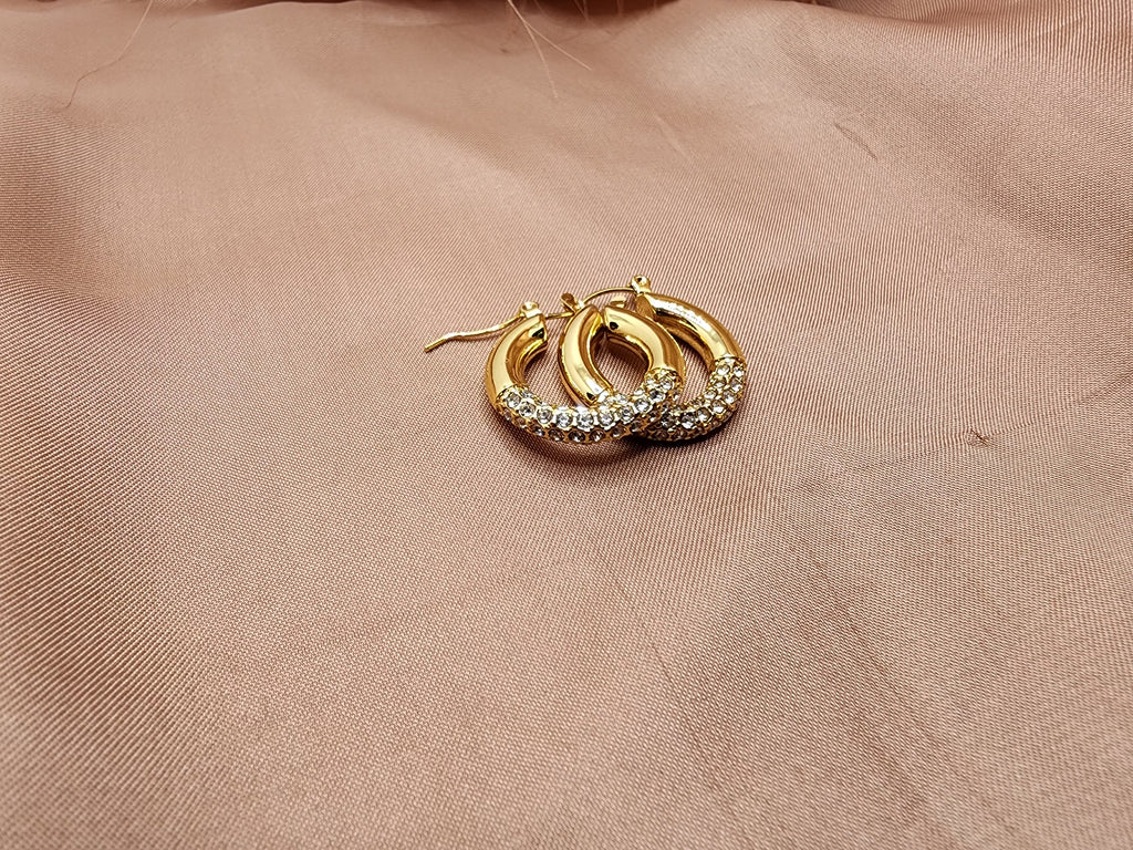 ✨ Lumière Pavé Crystal Earrings — Aurã de Luxé