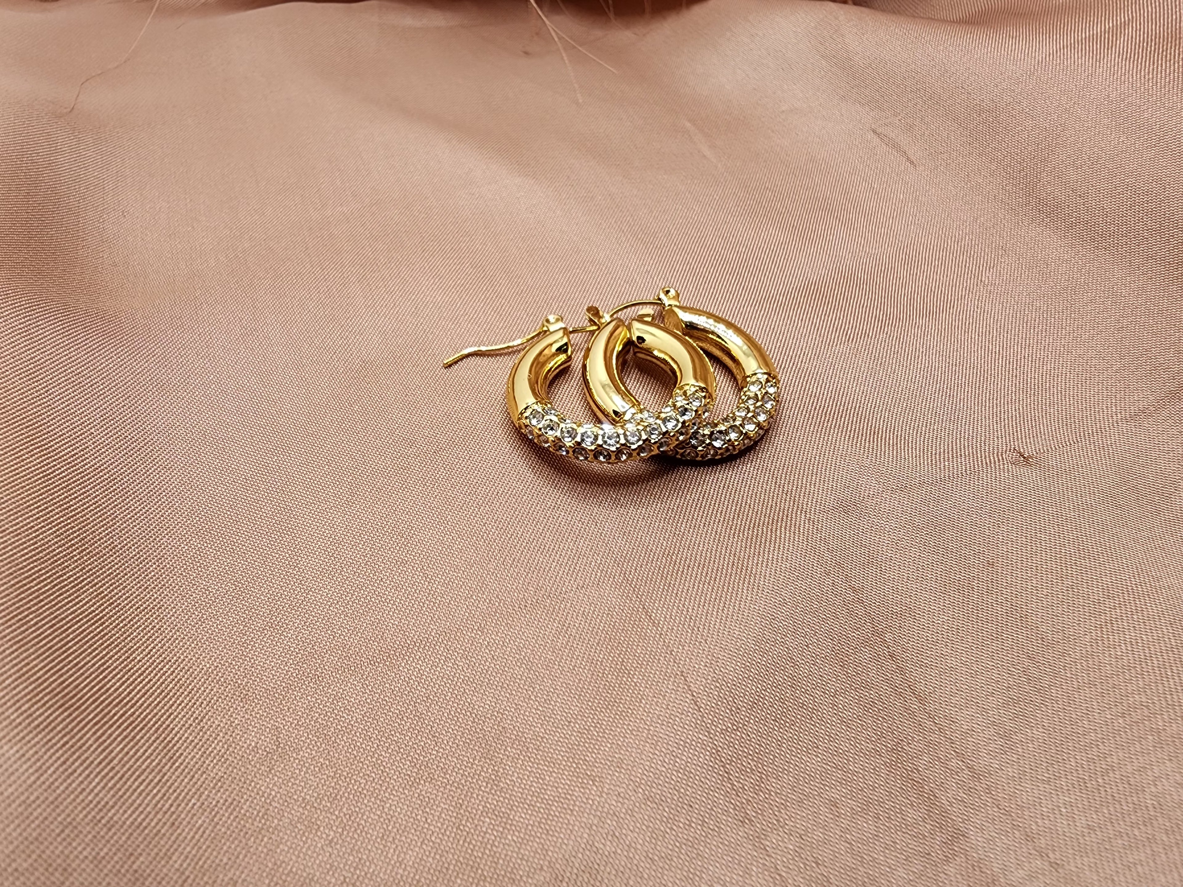 ✨ Lumière Pavé Crystal Earrings — Aurã de Luxé