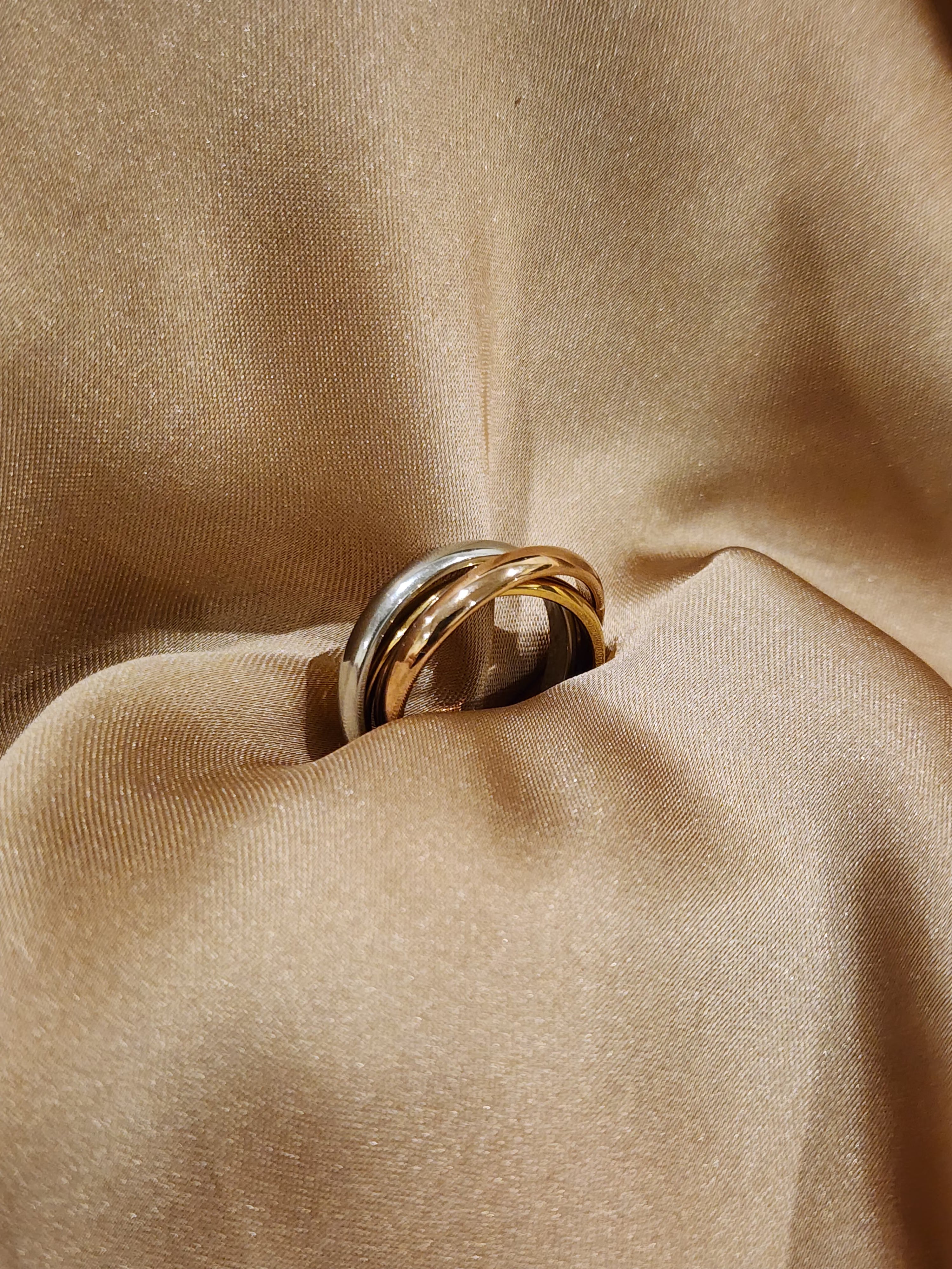 ✨ Trinity Interlace Ring – Aurã de Luxé