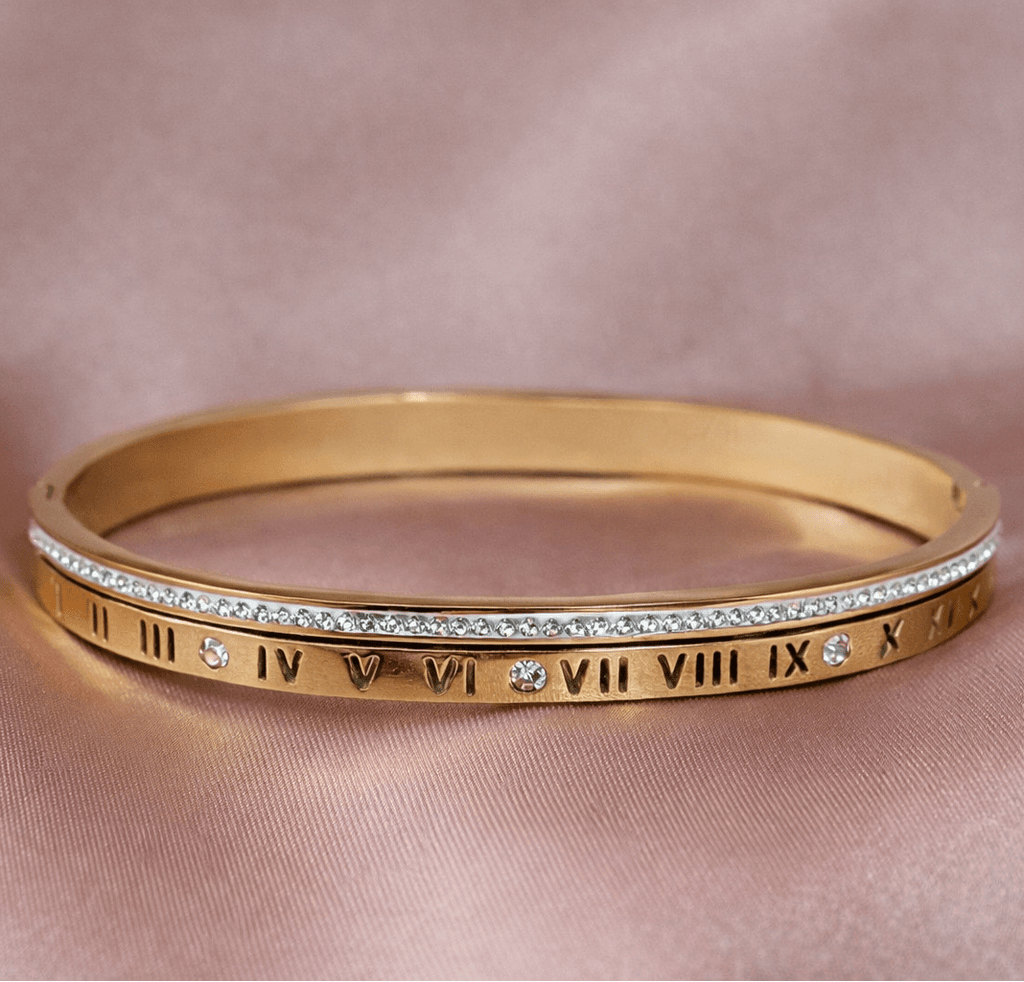 ✨Roman Numeral Engraved Crystal Cuff — Aurã de Luxé - Aurã de Luxê