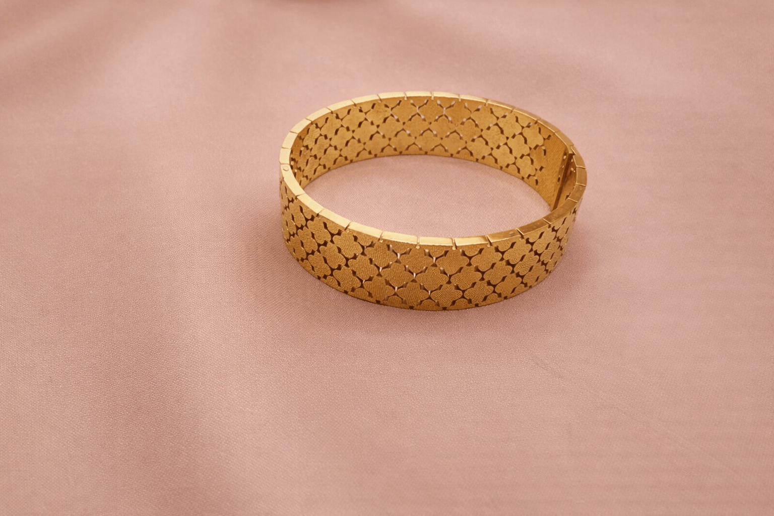 ✨ Gold Mosaic Luxe Cuff — Aurã de Luxé - Aurã de Luxê