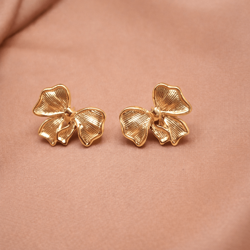 ✨ Sculpted Ribbon Bow Studs – Aurã de Luxé - Aurã de Luxê